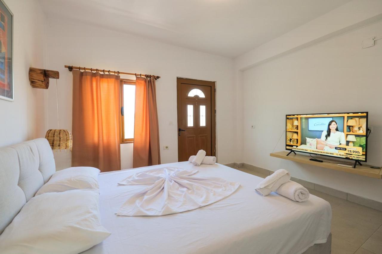 Garden Villa Lake Side & Glamping Ksamil Exterior foto