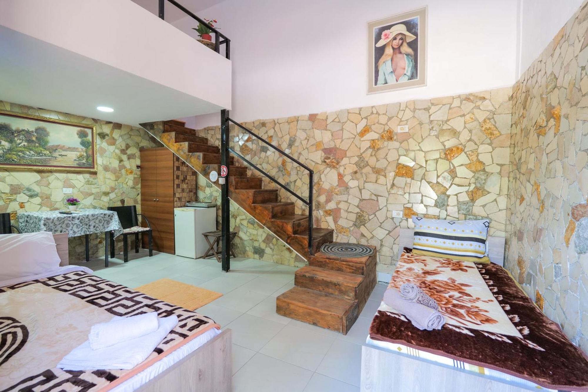 Garden Villa Lake Side & Glamping Ksamil Exterior foto