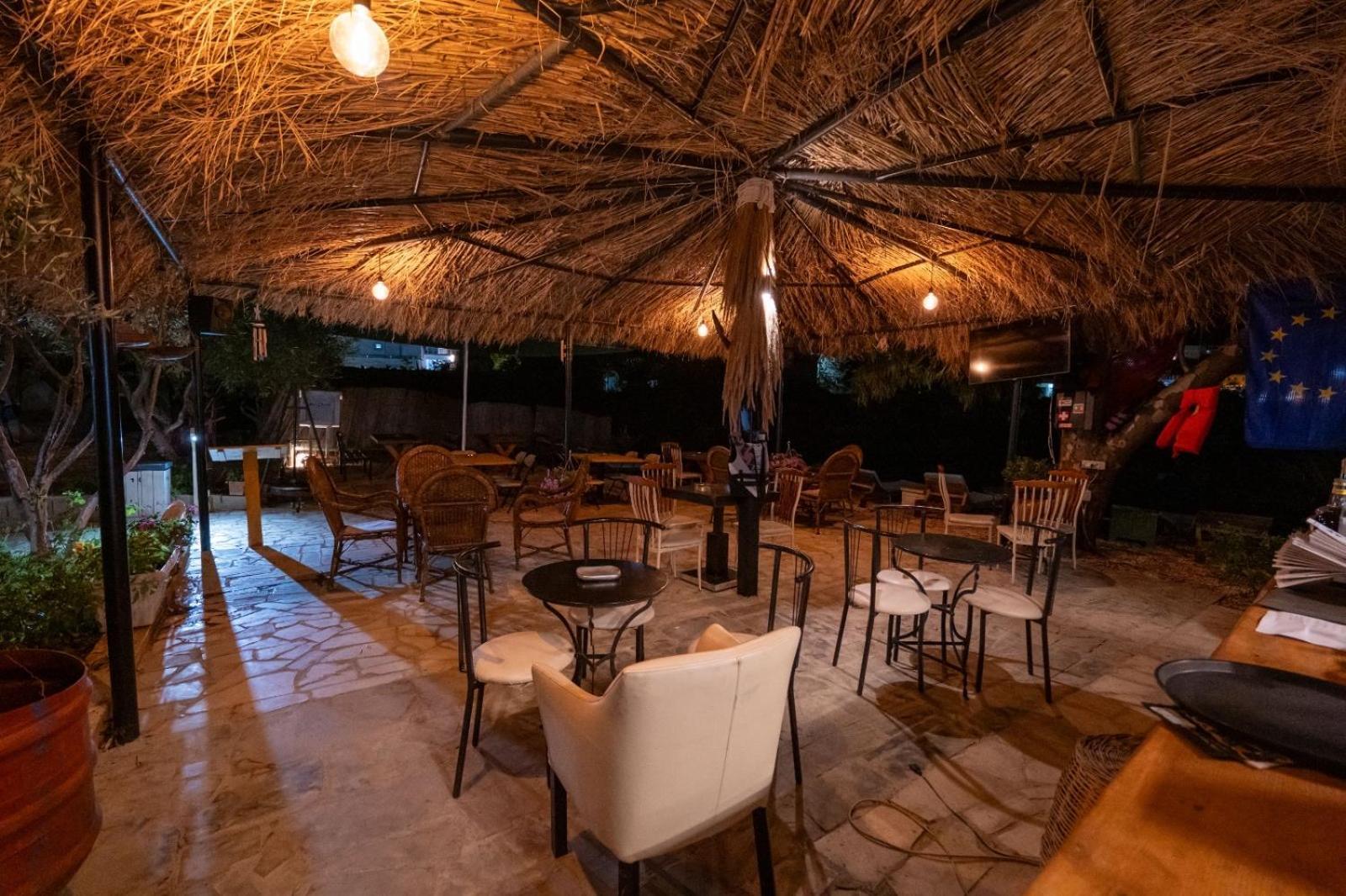 Garden Villa Lake Side & Glamping Ksamil Exterior foto