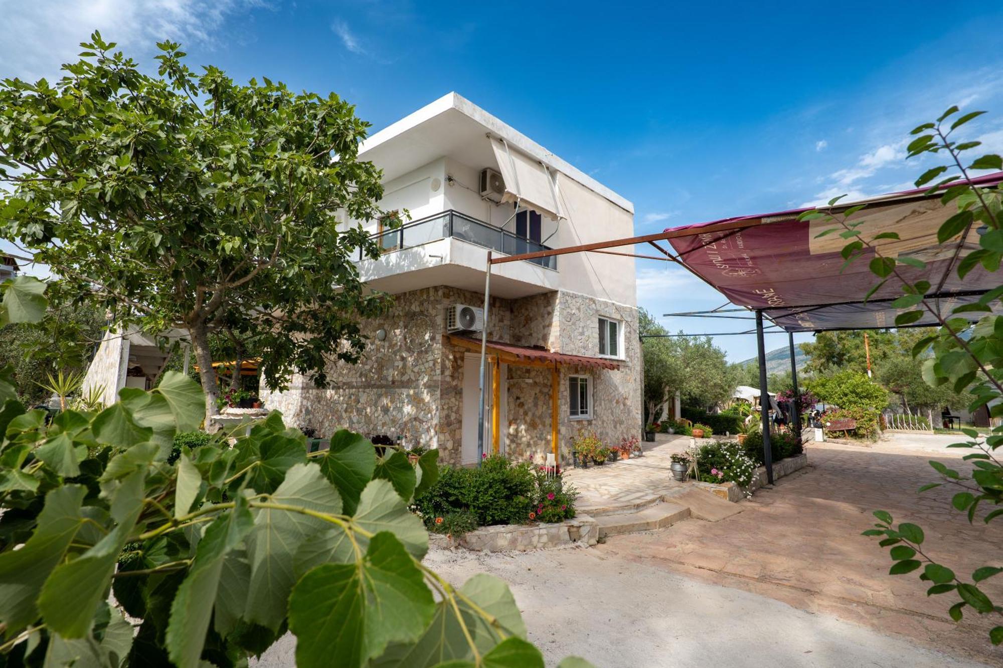 Garden Villa Lake Side & Glamping Ksamil Exterior foto