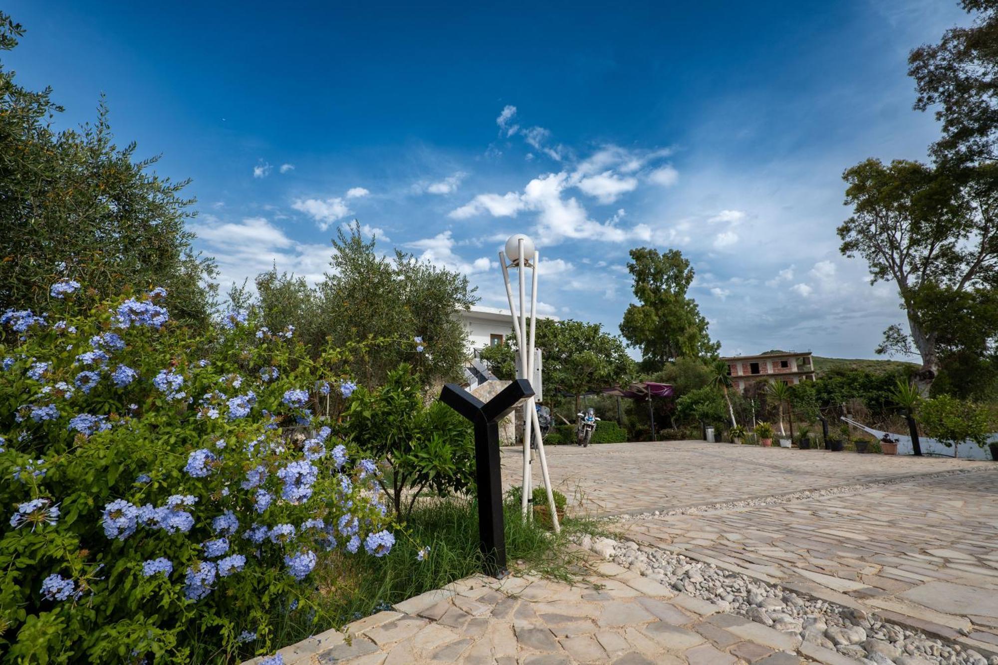 Garden Villa Lake Side & Glamping Ksamil Exterior foto