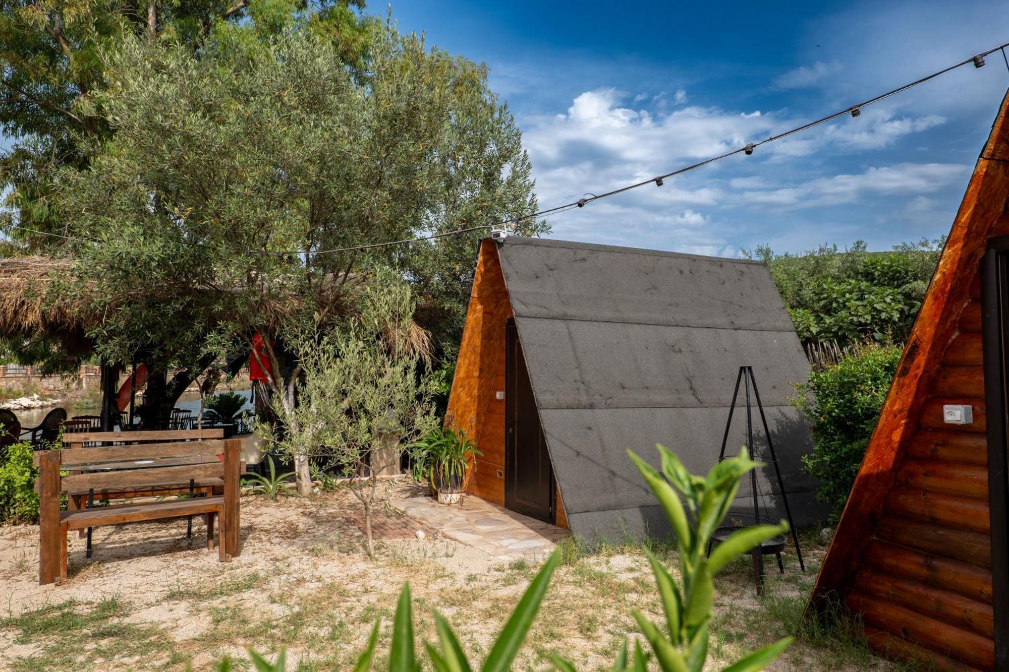 Garden Villa Lake Side & Glamping Ksamil Exterior foto